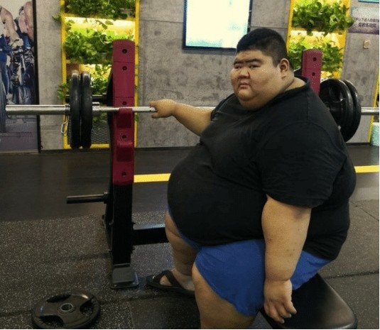 中国第一胖王浩楠结婚了减肥400斤终娶小娇妻回家