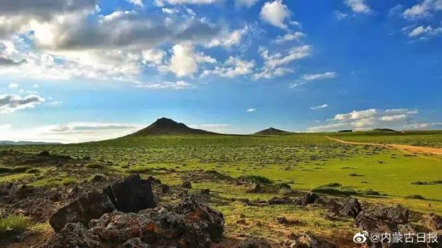 草原之眼:冬季的察哈爾火山群