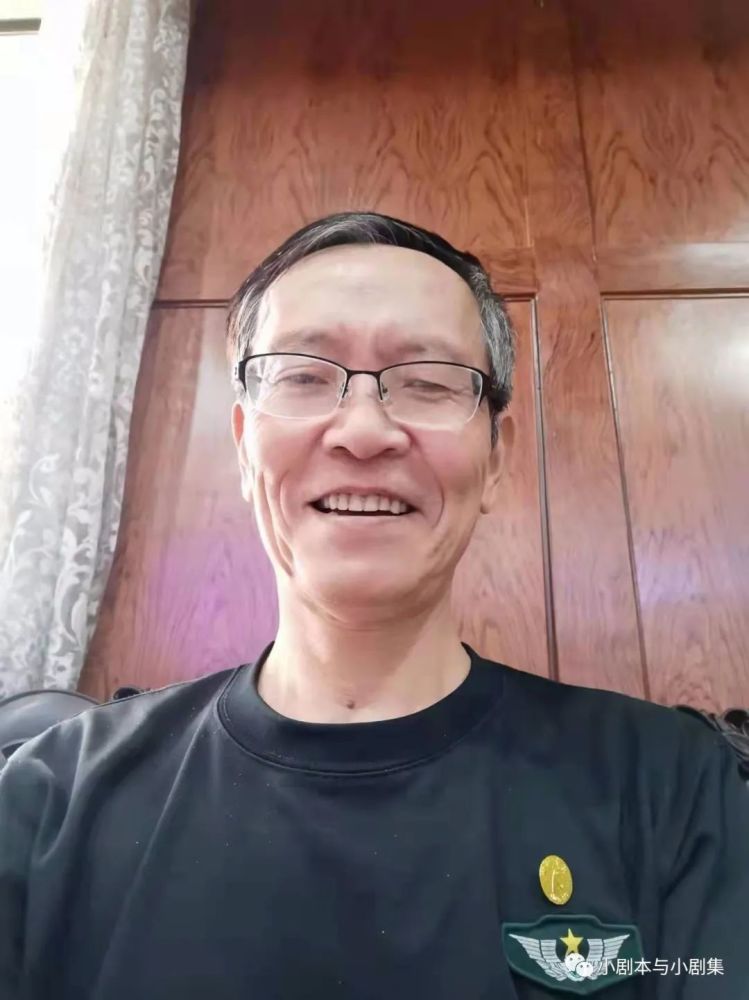 作者简介:陈涛,学者,教授,诗人,博士生导师,社会活动家,1947年11月19