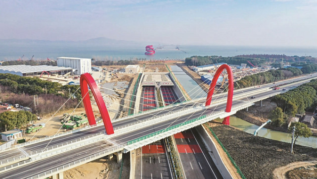 苏锡常南部高速公路常州至无锡段通过交工验收