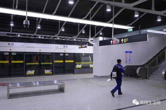 目前,11号线可以在真如和曹杨路站换乘14号线,但是考虑到曹杨路站为