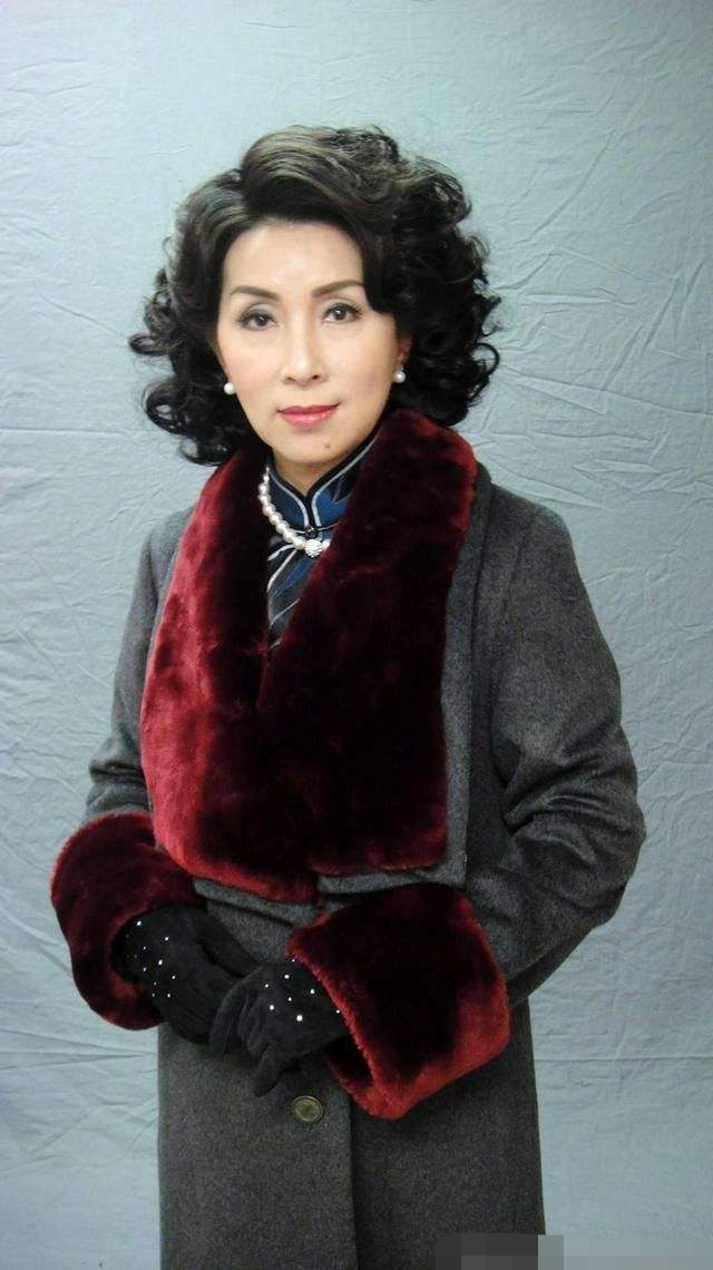 tvb女星又少一个,26岁赵慧奈高调离巢,曾与刘銮雄42岁长子相恋