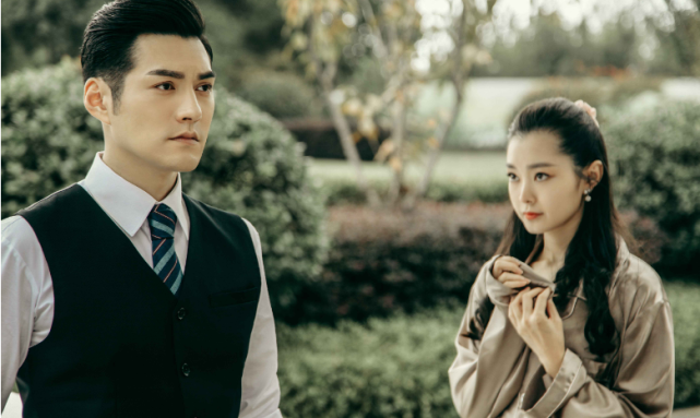 天涯四美严屹宽,和生病爷爷合影遭指责,恋爱十年送妻子二手花