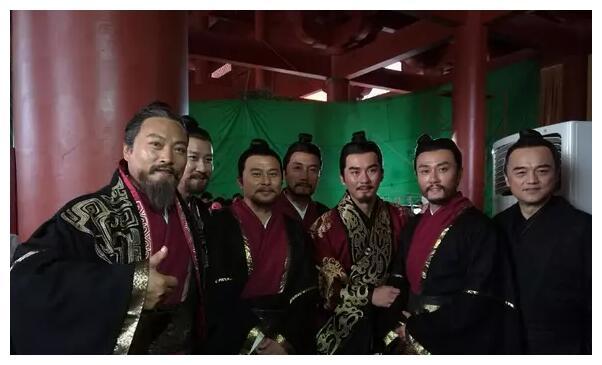 军师联盟曹操与夏侯家是什么关系