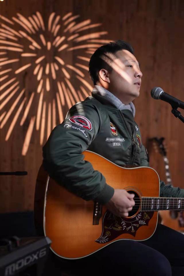 歌手 于洋歌手 海来阿卓歌手 桑杰才让歌手 刘俊宏歌手 王宇飞键盘