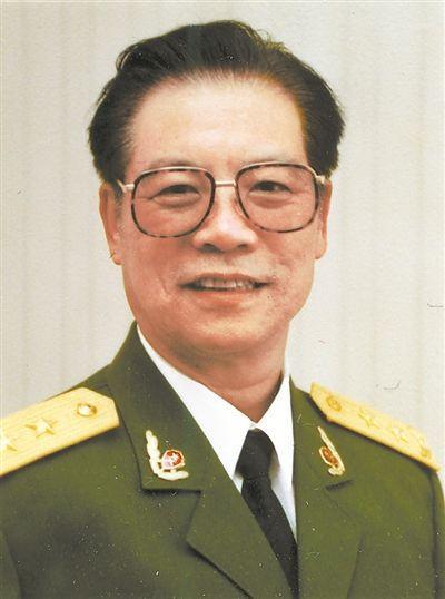 他是原武警司令员58岁升少将63岁升中将66岁被免职选择退役