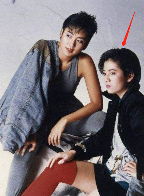 手撕张庭是"小三",隐忍23年的曾哲贞,终于"大仇得报"了