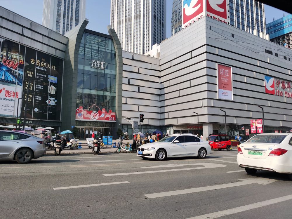 光华新城不缺商业综合体,合生汇,新光天地,永辉家乐福等如今的人气都