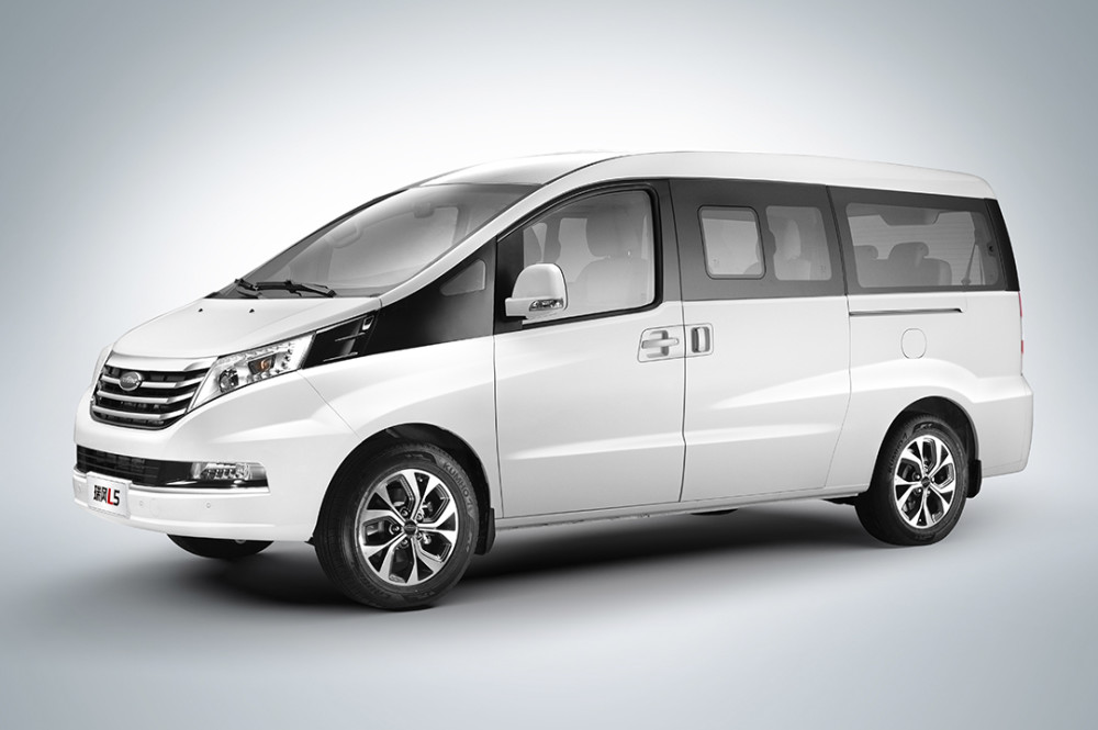 从整车轮廓上看,江淮瑞风l5造型相比其他mpv车型,其前脸的倾斜幅度会