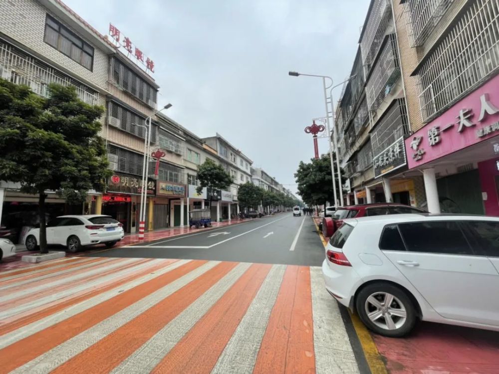 普宁里湖镇镇区道路已完成提升改造总投约973万
