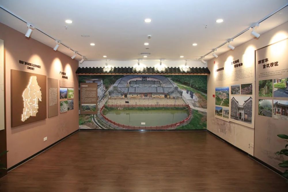 位于增城城市馆的一层该馆场地面积约680平方米▲增城地方志馆馆内