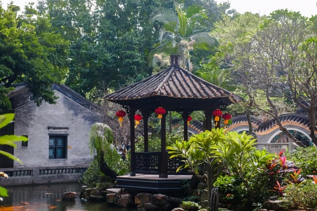 清晖园景点众多,主要景点有船厅,碧溪草堂,澄漪亭,六角亭,惜阴书屋