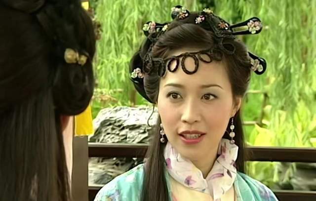 剧中同样颜值在线的,还有顾纪筠扮演的歌姬刘惜惜.