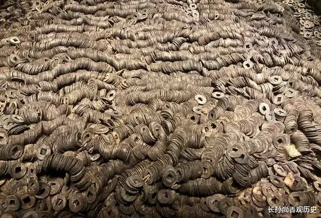 海昏侯墓出土铜钱10多吨,陪葬如此多,什么来头