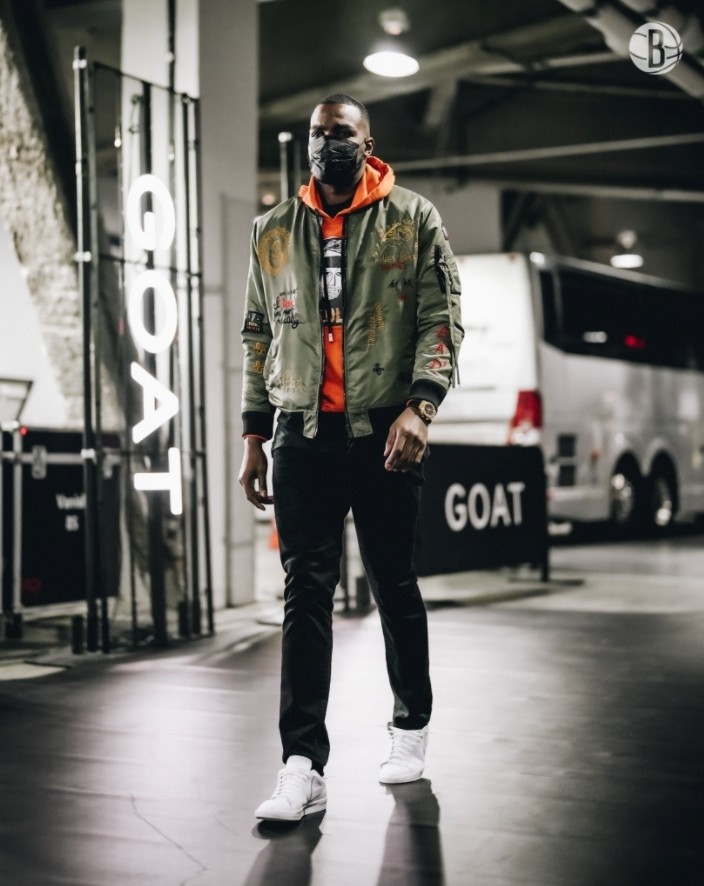 无与伦比的气质篮网官方晒杜兰特入场照帅炸了