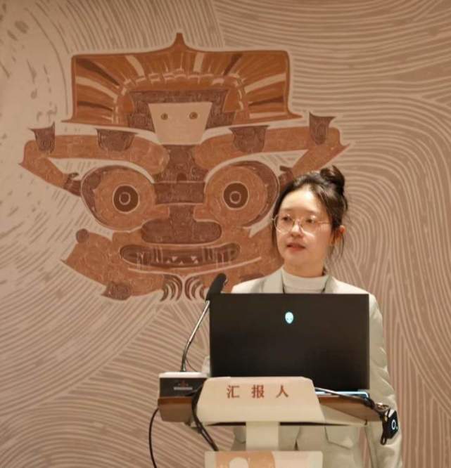 "舟山嵊泗黄家台遗址的汇报人朱雪菲讲完,王宁远迅速扫了一眼,"没有的