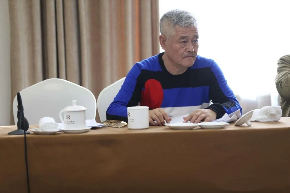 退休养老赵本山卸任辽宁民间艺术团有限公司法人董事长等职务