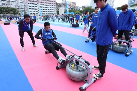 比賽項目:翻越高欄,匍匐爬行,空中棧道,負重前行,引體向上(男),壺鈴甩