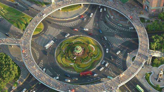 进出环岛该怎么打转向灯很多新手都做错了