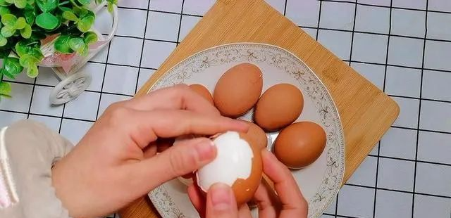 肝不好的人,不能吃鸡蛋吗?