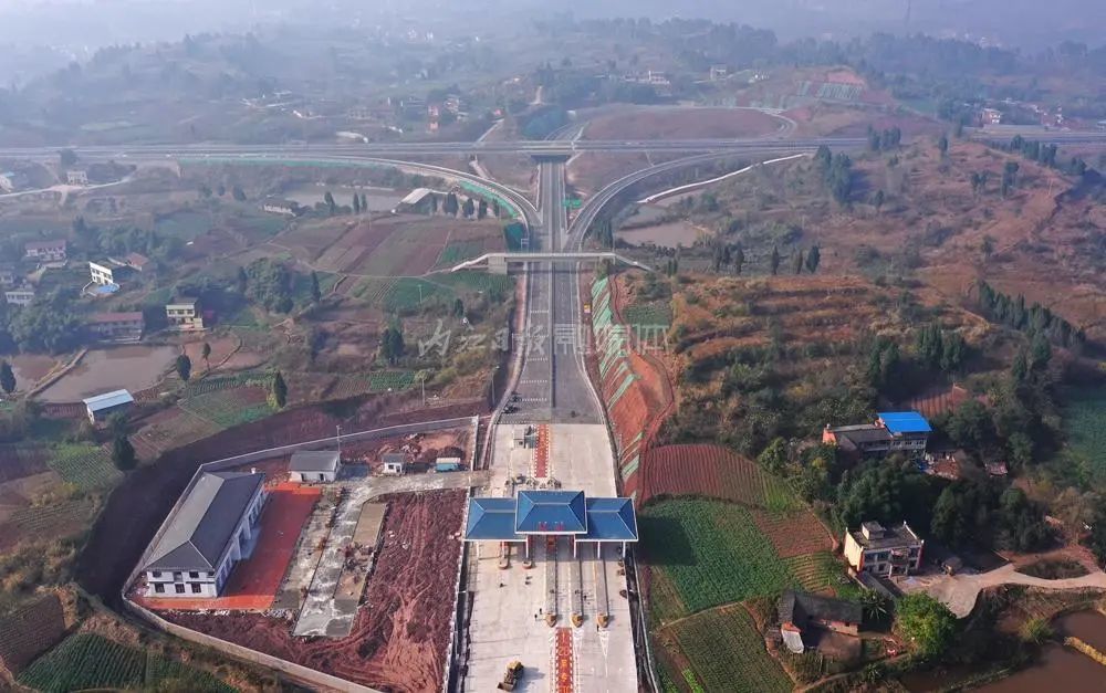 一路串七路刚刚内江绕城高速正式通车全长66公里4个收费站