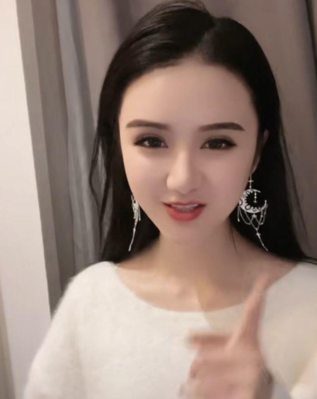 陈亚男万万想不到回归单身的朱小伟竟然被百万级网红倒追