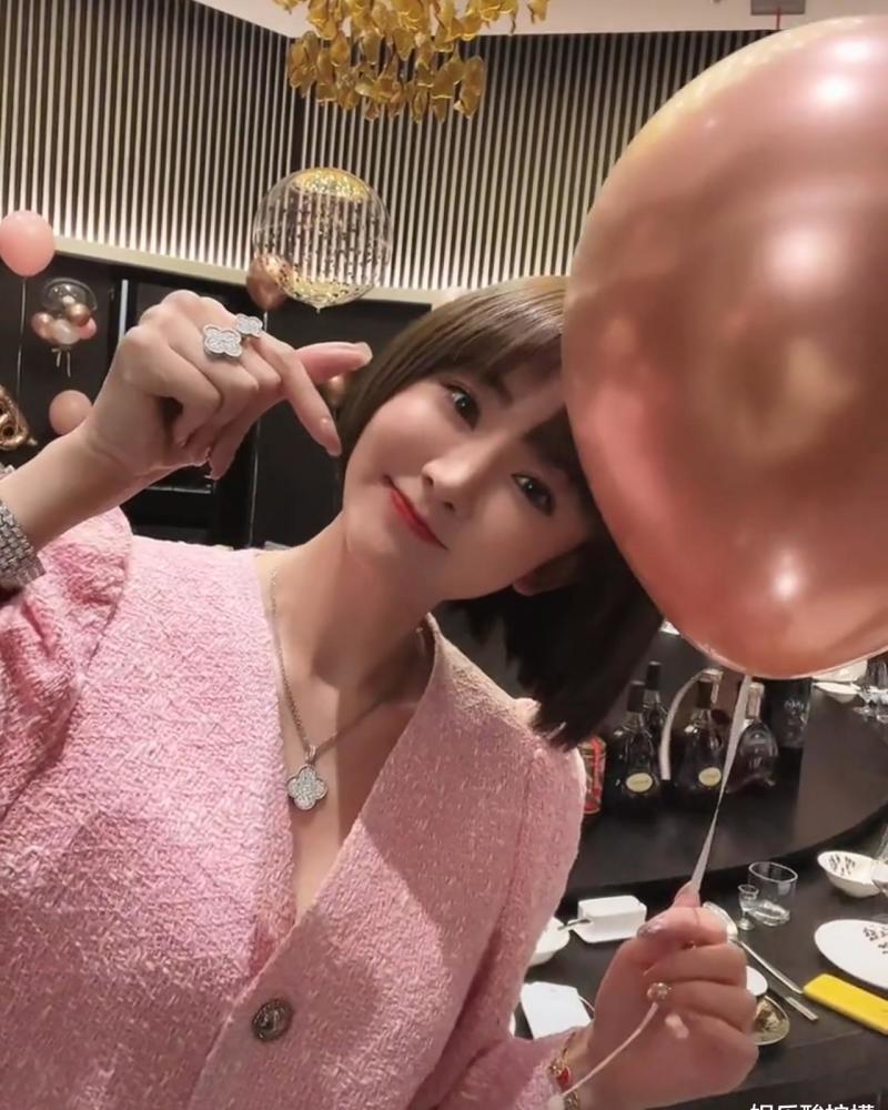 也是《乡村爱情14》中小李副总的饰演者周弋楠的生日