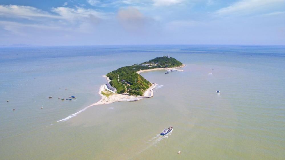 秦山岛图片来源:赣榆区委宣传部可以说,港口资源是连云港发展最为重要