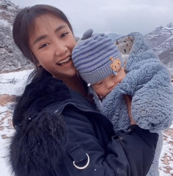 孟阳的家庭条件并不差,一年至少有30多万的收入,加上直播带货赚的钱