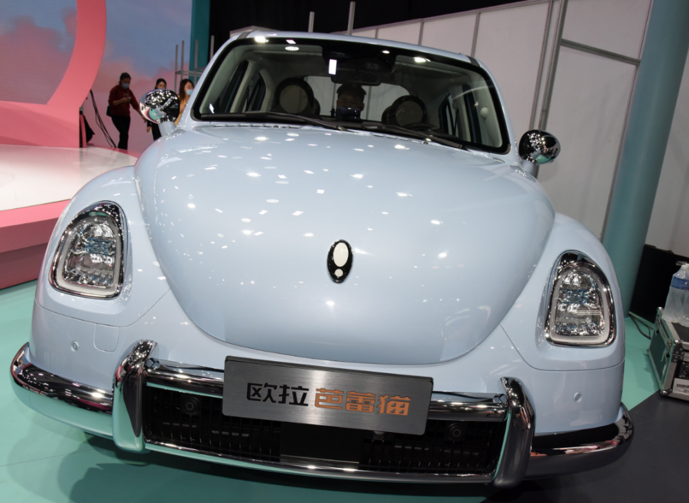 欧拉芭蕾猫a货甲壳虫续航500公里内饰胜过大众275米轴距