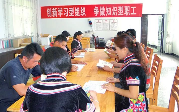 澜沧县勐朗镇佛房社区奏响团结和谐交响曲