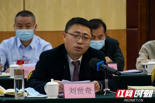 代表刘世奇:争当示范引领 奋进全省十强