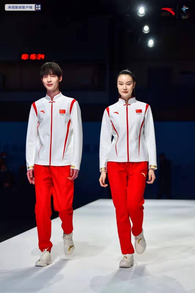 冬奥会中国国家队队服图片