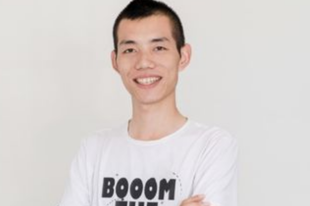 冰蛋兵马俑十级解说员一级抬杠大师靠一张嘴圈粉千万