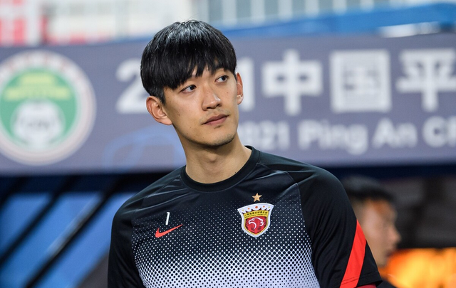 颜骏凌基本无缘角逐本赛季最佳门将未来急需调整迎来爆发