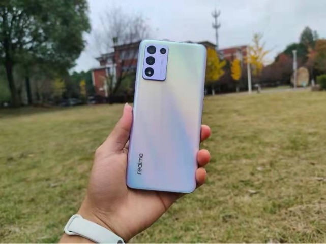 骁龙778g跌至1049元,5000mah 144hz屏,售价更亲民了|oppo|realme q3s