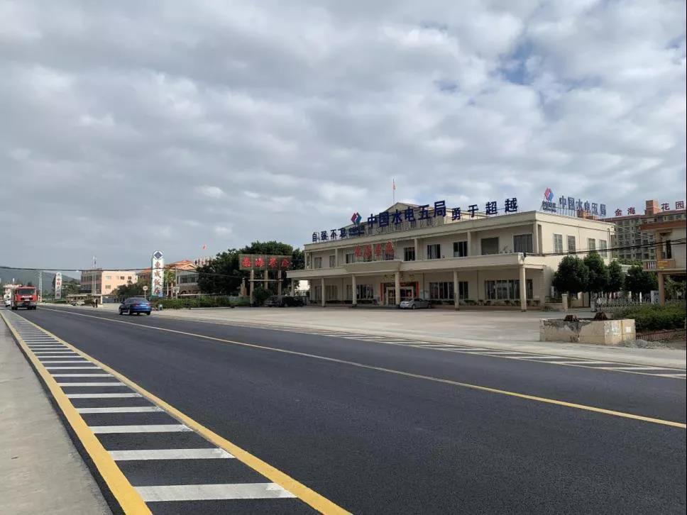 此次维修整治的g228国道鲘门高速收费站路段起于红新村东成饭店,止于