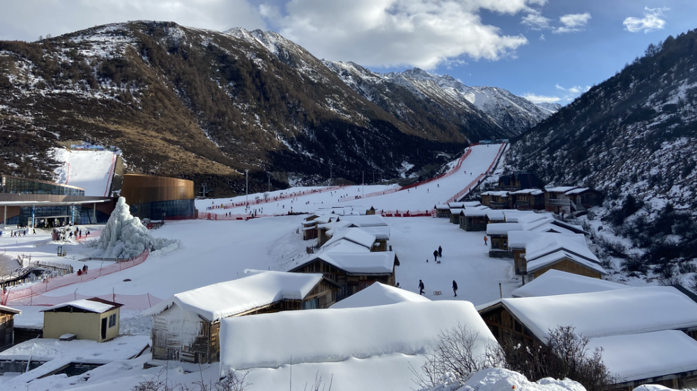 6阿壩九鼎山·太子嶺茂縣九鼎山·太子嶺滑雪場位於汶川至茂縣方向,距