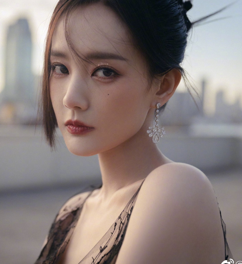 李一桐气质绝佳五官精致太完美了