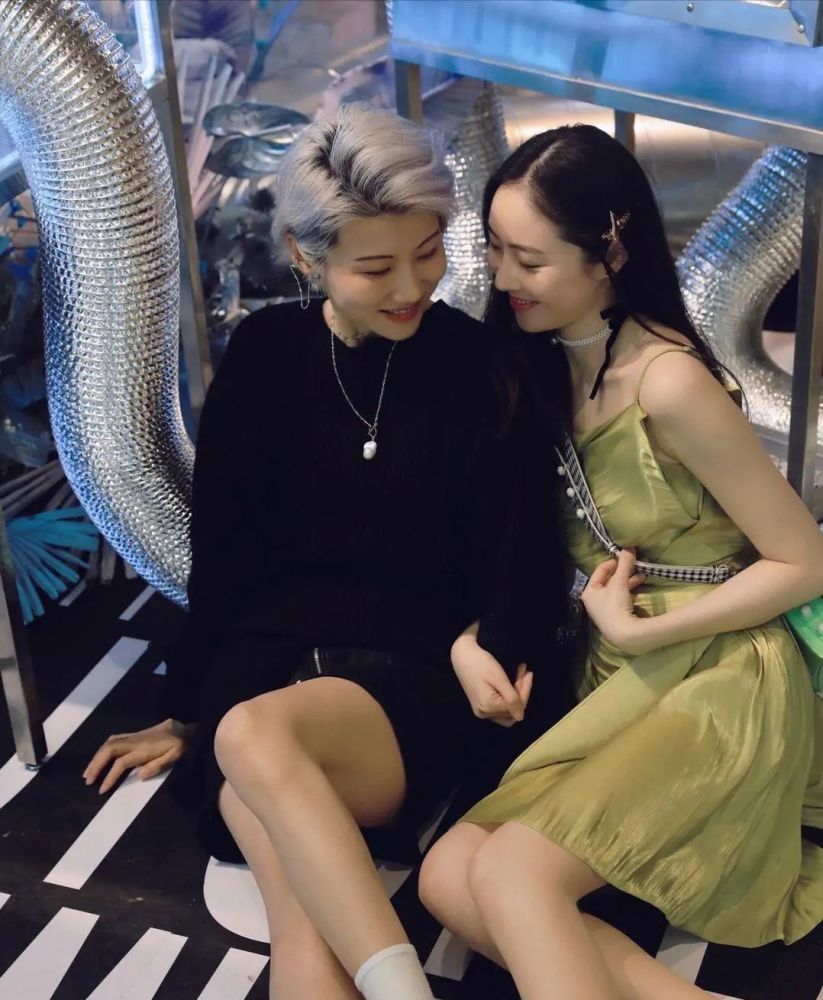 时隔139天霍尊上线po短短四字令粉丝疯狂与现任正在照顾病母