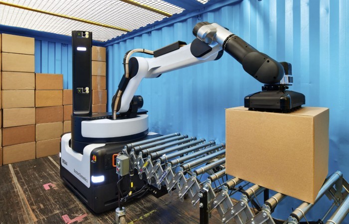 波士顿动力推出stretch仓库机器人每小时可搬运800个