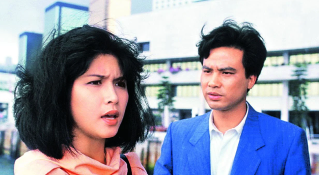 90年她在《我本善良》中和温兆伦合演情侣,到了91年的《今生无悔》并