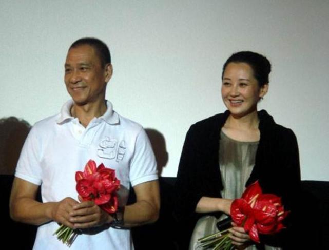 从"家庭煮夫"到65岁离婚惹争议,王学圻经历了什么