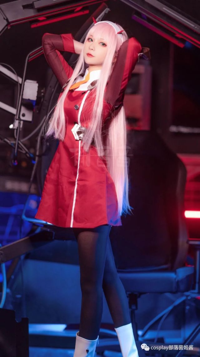 cos:圣诞节02cos正片@拼音音