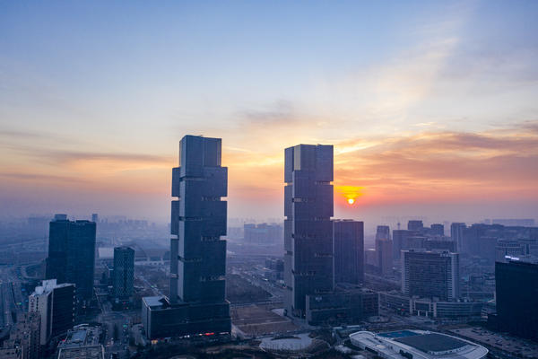 日出東方,大地復甦!鄭州迎來新年的第一縷曙光