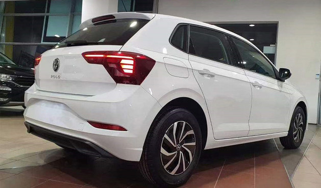 大众新款polo r-line海外到店实拍!外观更加运动
