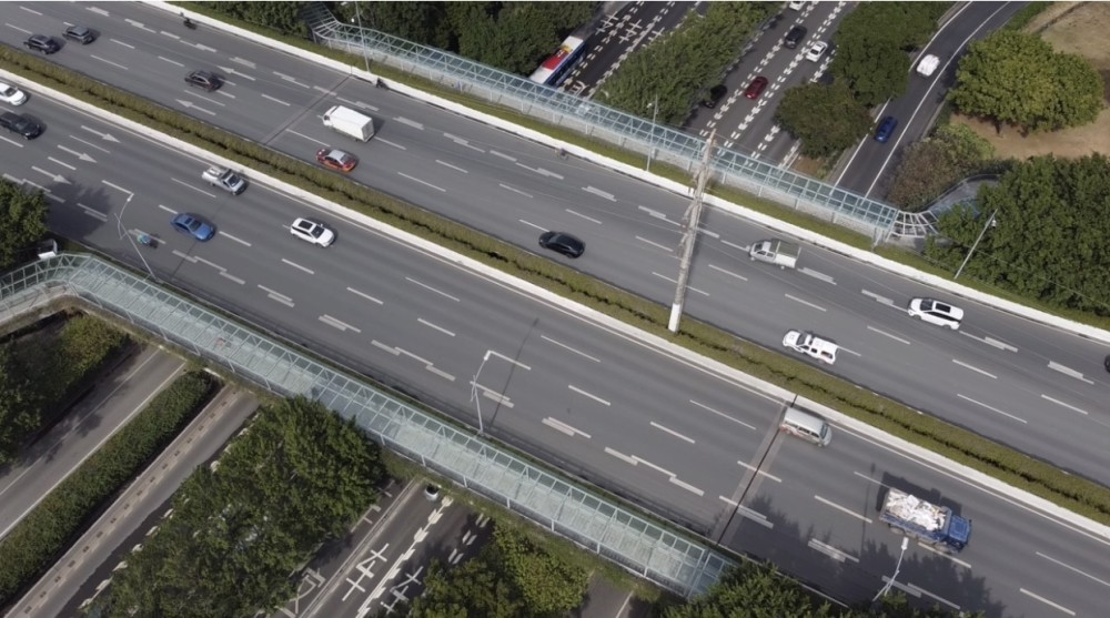 残障人士试用当起监督员新光快速路实现无障碍过街全覆盖