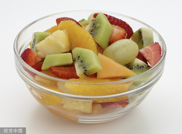 心理测验:你会选择用哪个盘子装水果,看看你近期能收获什么