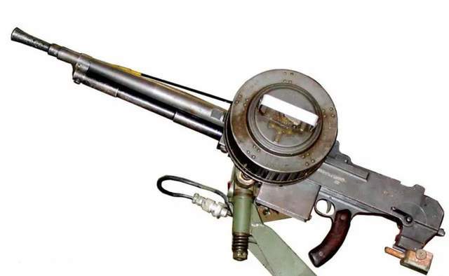 赖贝尔机枪哈奇开斯机枪,法国在一战期间就已经开始使用,它还分为