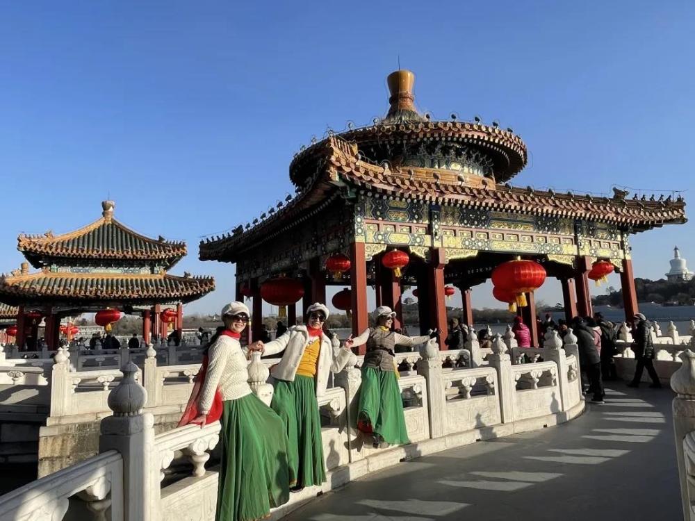 北京元旦假期首日638万人畅游公园